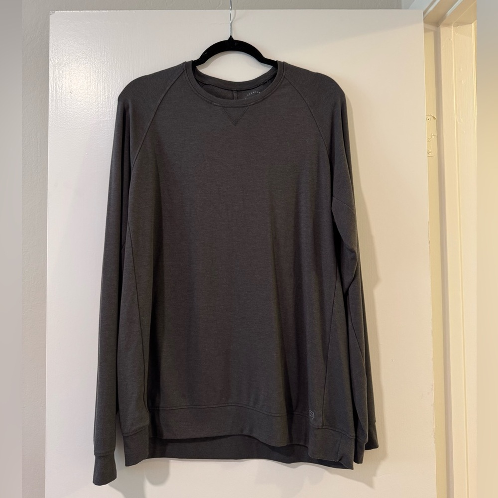 Cozy Earth Gray Long Sleeve Sweatshirt size large